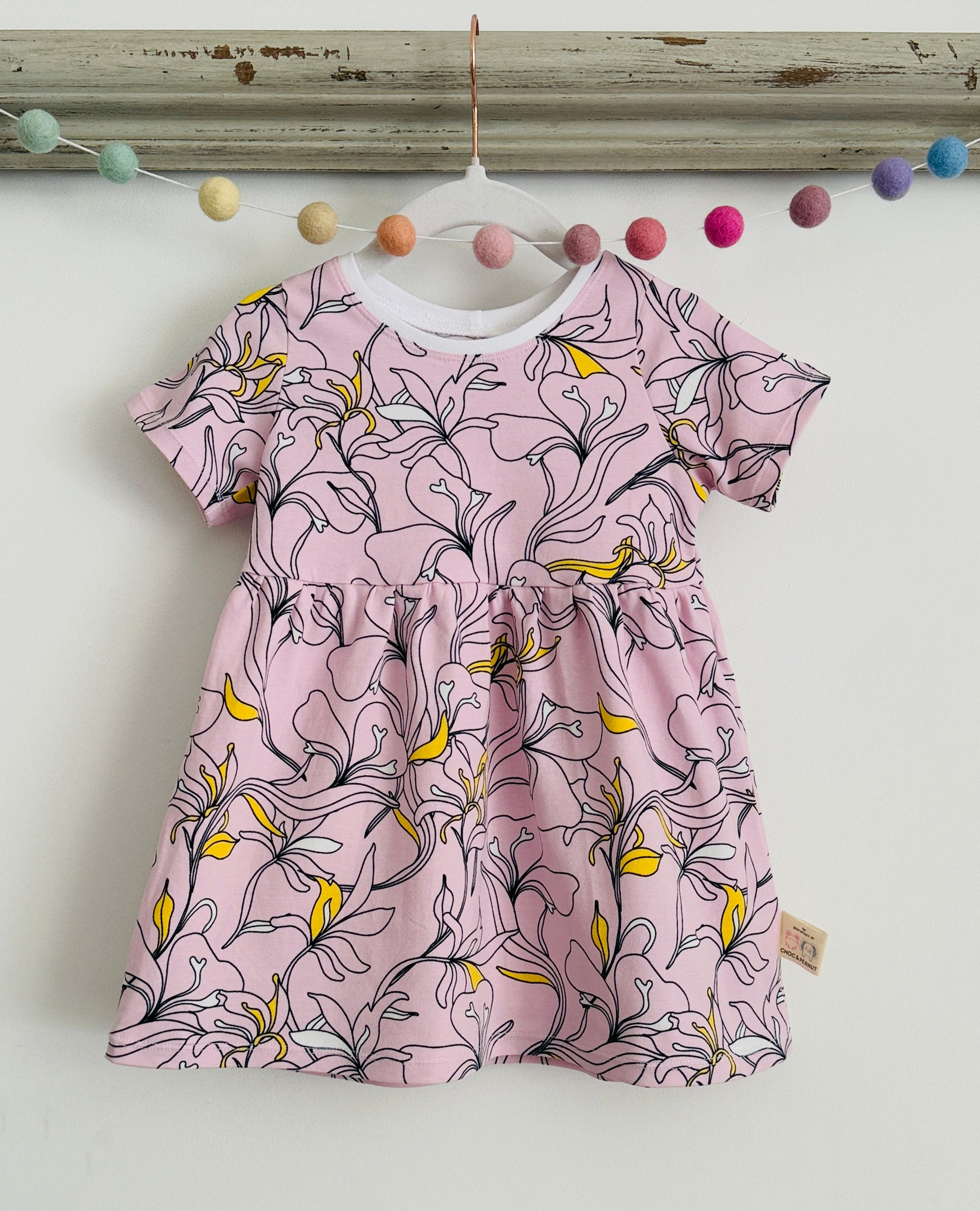 Lilac lily floral jersey dress made of sustainable fabric 